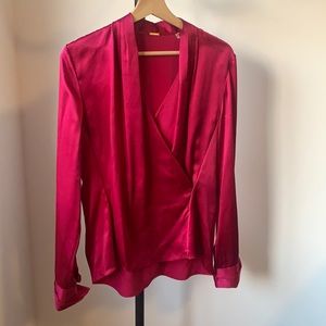Elie Tahari stunning 100% blouse hot pink